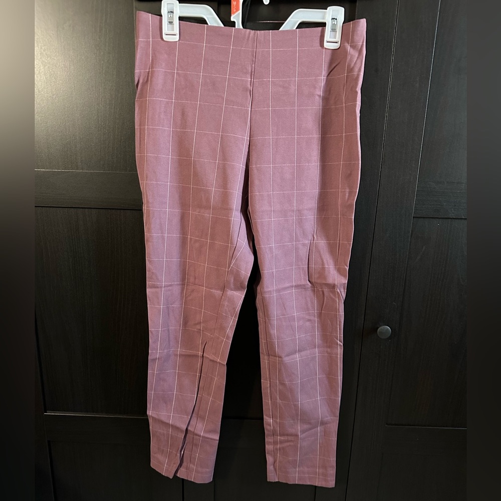 Blush white checkered Capris